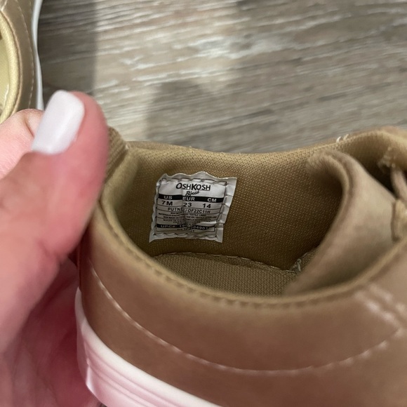 Brand New- in box Osh Kosh toddler boy dress shoes size 7 - Picture 6 of 6